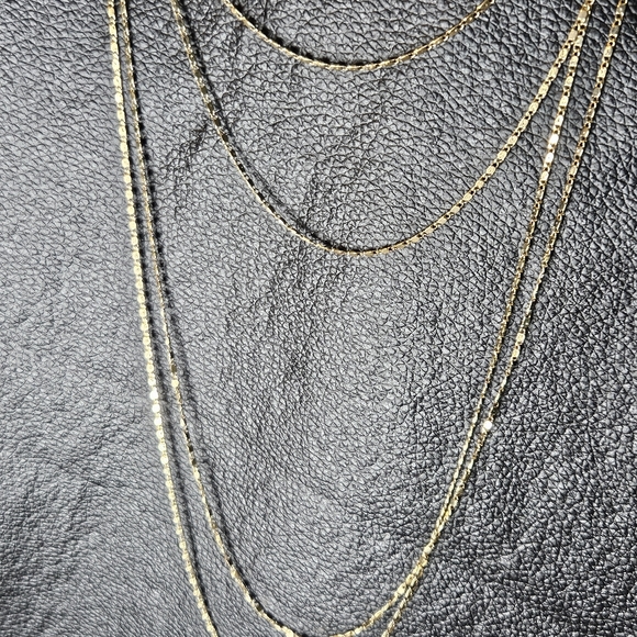 🪷Beautiful 40" Gold Tile Chain - Picture 4 of 9